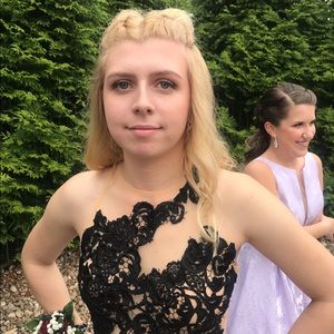 Meet your Posher, Alyssa